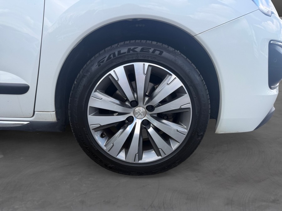 PEUGEOT d'occasion 3008 I MONOSPACE 2.0 BLUE HDI 150 ALLURE de 2016