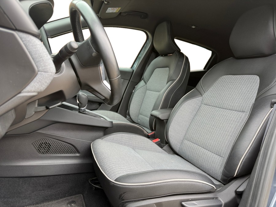 RENAULT d'occasion CLIO 1.6 HYBRID INTENS SÉRIE LIMITÉE LUTECIA 145CH