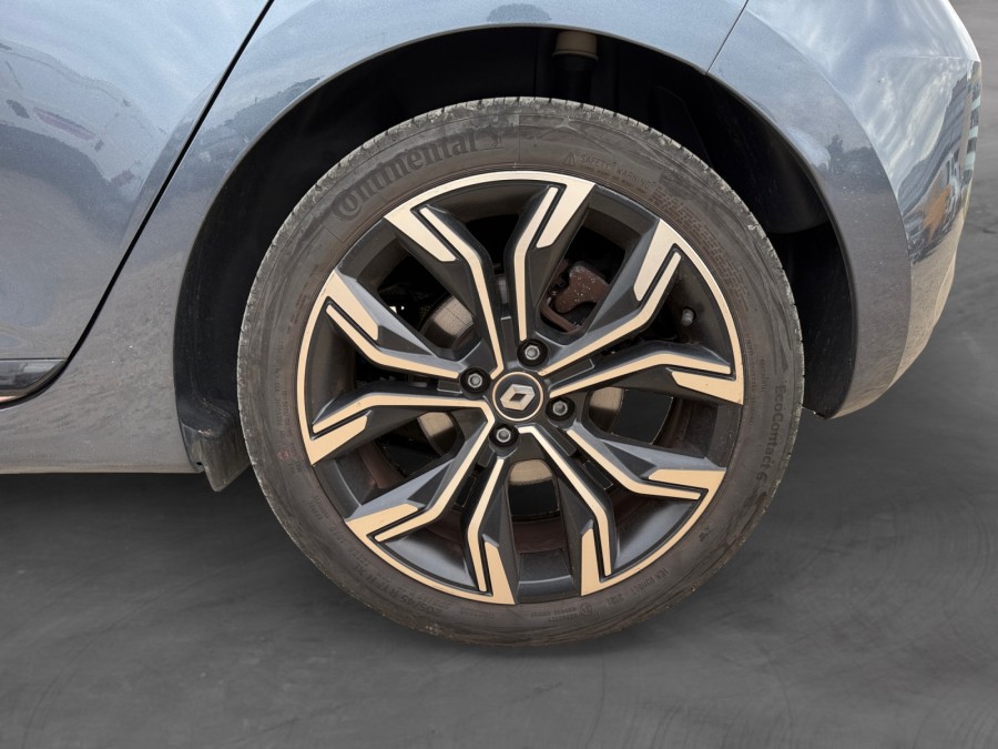 RENAULT d'occasion CLIO 1.6 HYBRID INTENS SÉRIE LIMITÉE LUTECIA 145CH