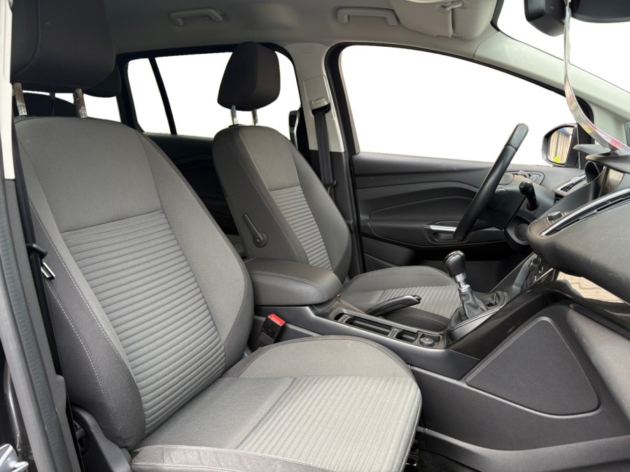 FORD d'occasion GRAND C-MAX GRAND 1000 ECOBOOST 125 BUSINESS NAV de