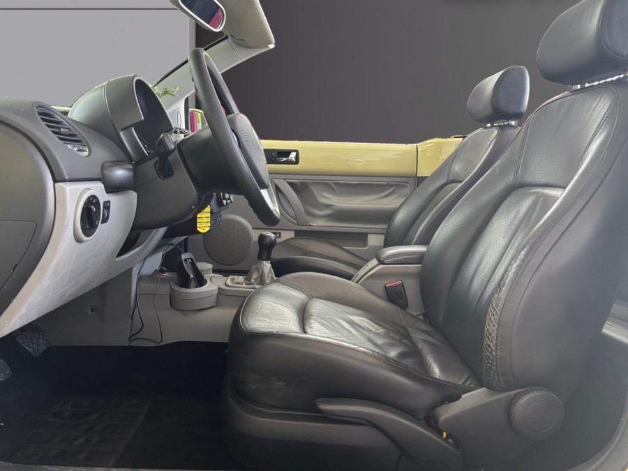 VOLKSWAGEN d'occasion NEW BEETLE DECAPOTABLE VOLKSWAGEN NEW BEETLE