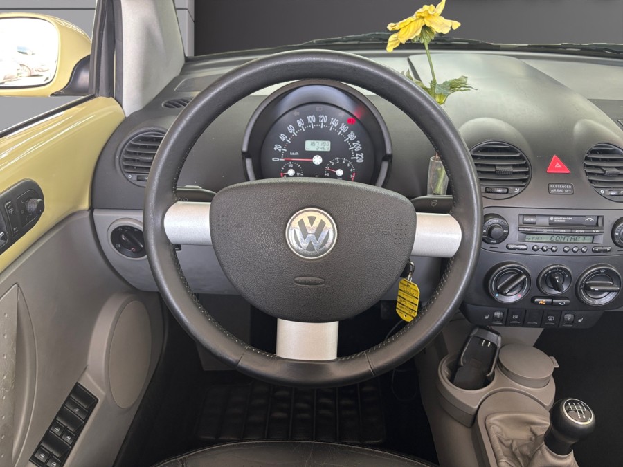 VOLKSWAGEN d'occasion NEW BEETLE DECAPOTABLE VOLKSWAGEN NEW BEETLE