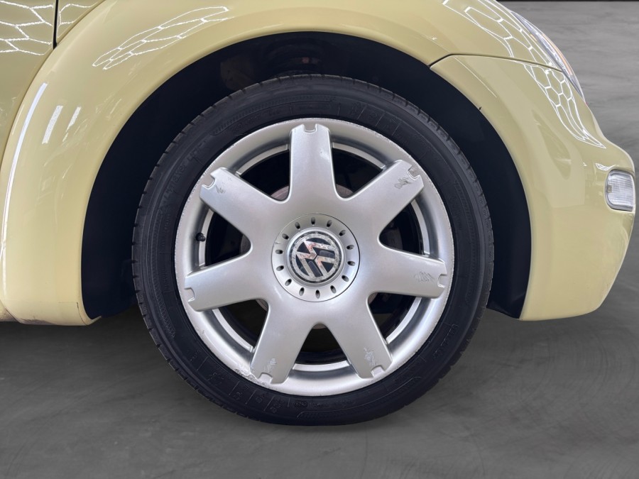 VOLKSWAGEN d'occasion NEW BEETLE DECAPOTABLE VOLKSWAGEN NEW BEETLE