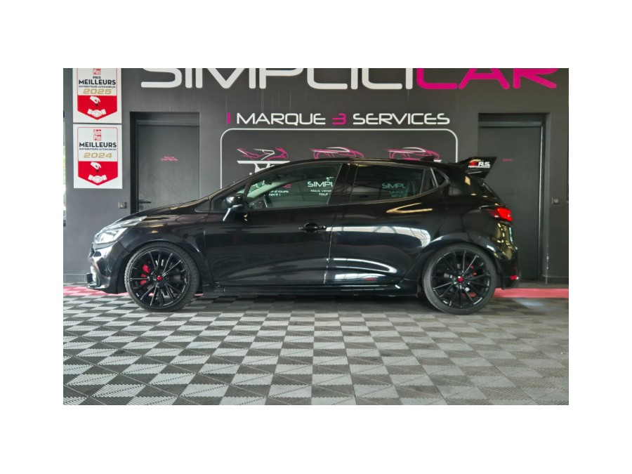 RENAULT d'occasion CLIO IV RS Trophy18 220 EDC de 2017 Aix Les Bains