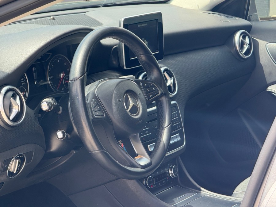 MERCEDES d'occasion CLASSE A A180 D INTUITION BA de 2017 Orleans (45)﻿