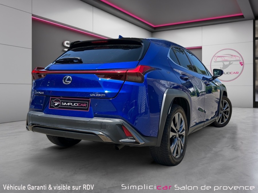 LEXUS d'occasion UX250H 250H 4WD F-SPORT de 2019 Salon de Provence