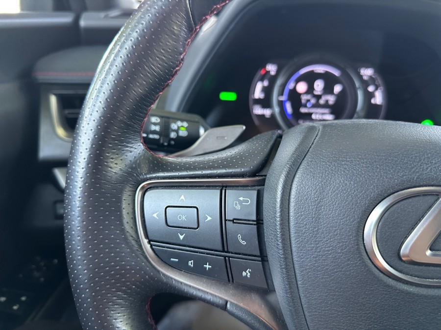 LEXUS d'occasion UX250H 250H 4WD F-SPORT de 2019 Salon de Provence