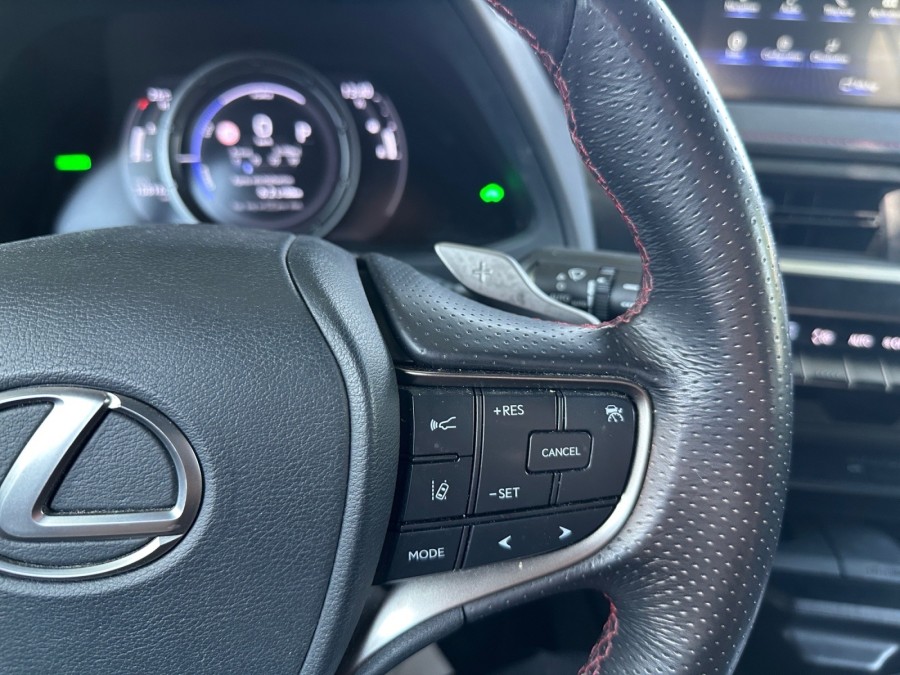 LEXUS d'occasion UX250H 250H 4WD F-SPORT de 2019 Salon de Provence