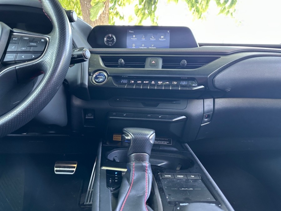 LEXUS d'occasion UX250H 250H 4WD F-SPORT de 2019 Salon de Provence