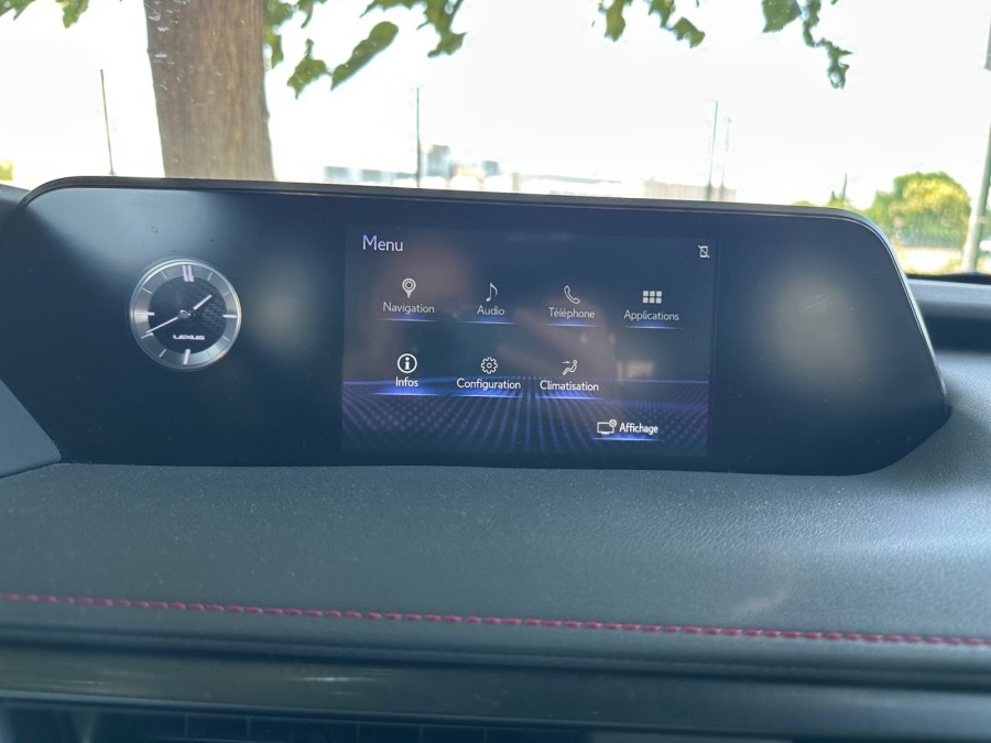 LEXUS d'occasion UX250H 250H 4WD F-SPORT de 2019 Salon de Provence