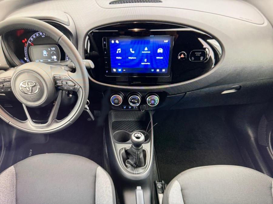 TOYOTA d'occasion AYGO Dynamic de 2025 Toulon Est (83)﻿