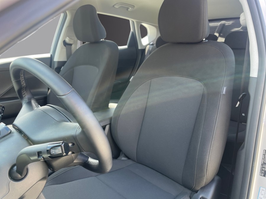 HYUNDAI d'occasion KONA 1.0 T-GDI 100 ch INTUITIVE de 2025 Royan (17)﻿