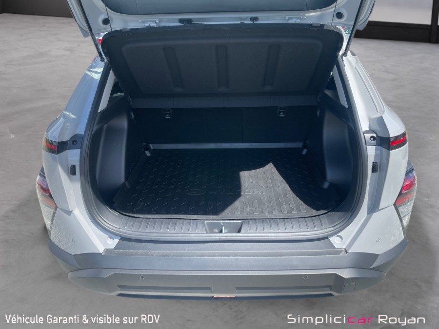 HYUNDAI d'occasion KONA 1.0 T-GDI 100 ch INTUITIVE de 2025 Royan (17)﻿