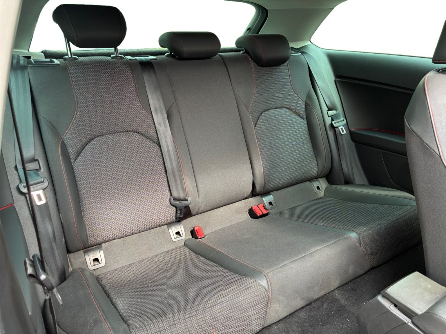 SEAT d'occasion LEON SC SC 1.8 TFSI 180 BLACK AERO DSG de 2014 Saint