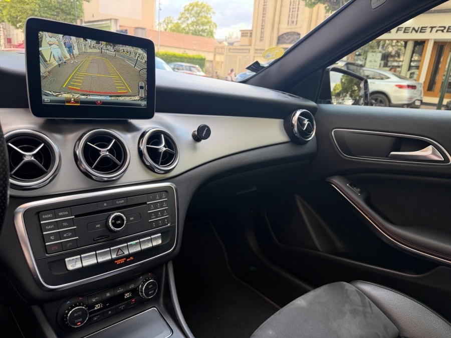 MERCEDES d'occasion CLASSE GLA GLA 200D AMG LINE de 2017 Le Raincy