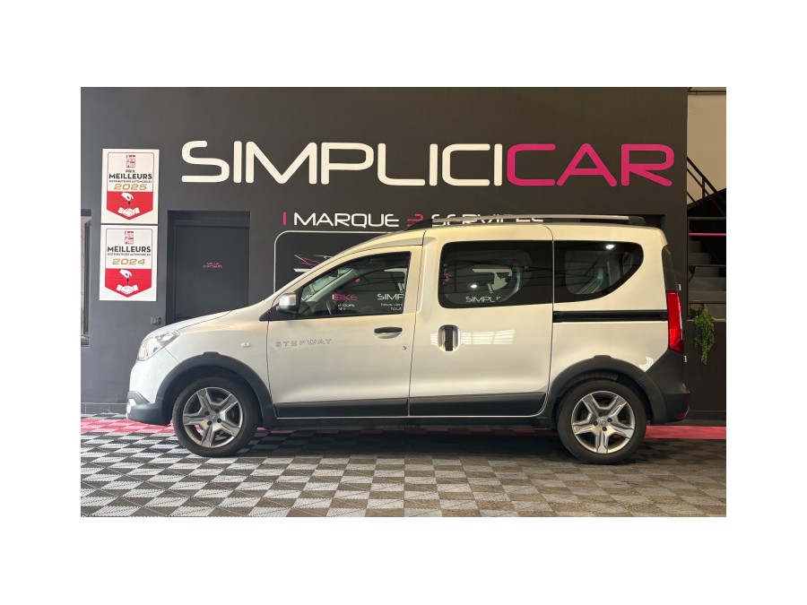 DACIA d'occasion DOKKER MONOSPACE 1.2 TCE 115CV STEPWAY de 2018 Aix