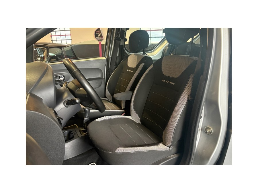 DACIA d'occasion DOKKER MONOSPACE 1.2 TCE 115CV STEPWAY de 2018 Aix