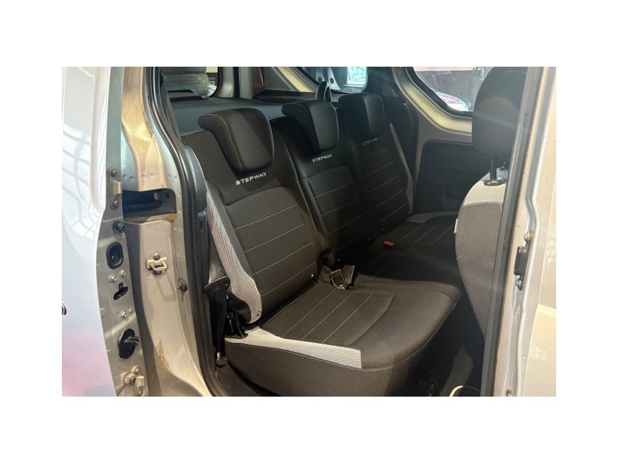 DACIA d'occasion DOKKER MONOSPACE 1.2 TCE 115CV STEPWAY de 2018 Aix