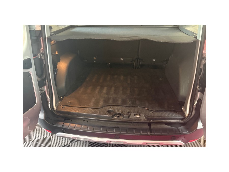 DACIA d'occasion DOKKER MONOSPACE 1.2 TCE 115CV STEPWAY de 2018 Aix