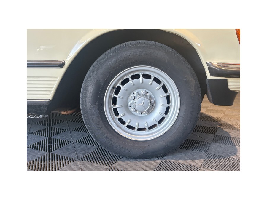 MERCEDES d'occasion SL MERCEDES 450 SL 4.5 218CV de 1980 Aix Les