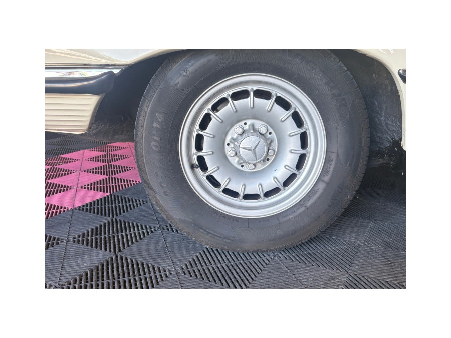 MERCEDES d'occasion SL MERCEDES 450 SL 4.5 218CV de 1980 Aix Les