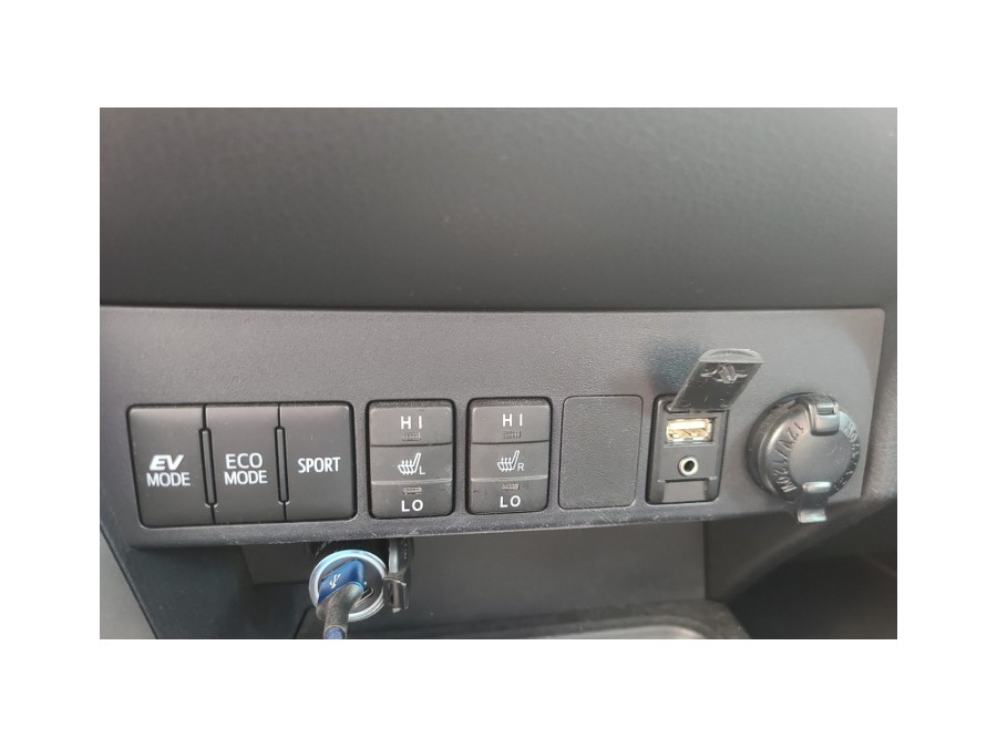 TOYOTA d'occasion RAV4 HYBRIDE 2WD DESIGN BUSINESS de 2017 Montreuil