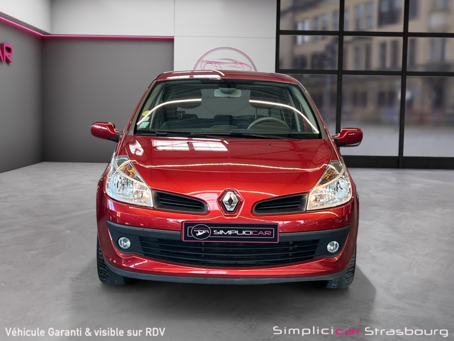 RENAULT d'occasion CLIO III CONFORT EXPRESSION 1.4 16V de 2006