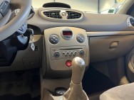 RENAULT d'occasion CLIO III CONFORT EXPRESSION 1.4 16V de 2006