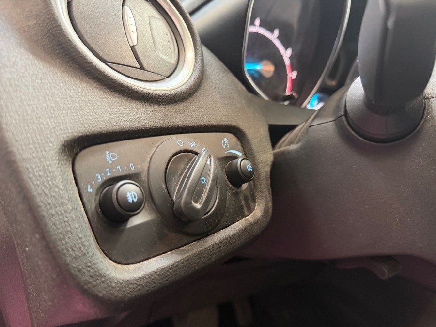 FORD d'occasion FIESTA VI 1000 ECOBOOST 100 POWERSHIFT de 2017 Salon