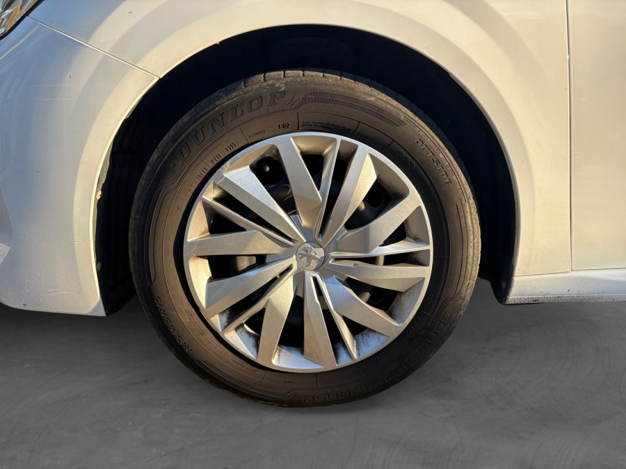 PEUGEOT d'occasion 208 II AFFAIRE 1.5 BLUEHDI 100 PREMIUM de 2021