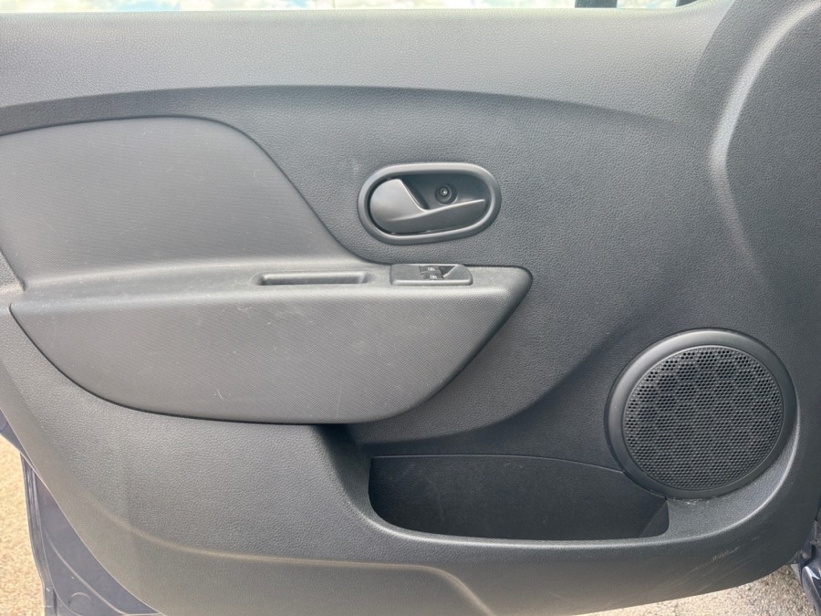DACIA d'occasion SANDERO II 1.0 SCE 75 ESSENTIEL de 2018 Troyes (10)﻿