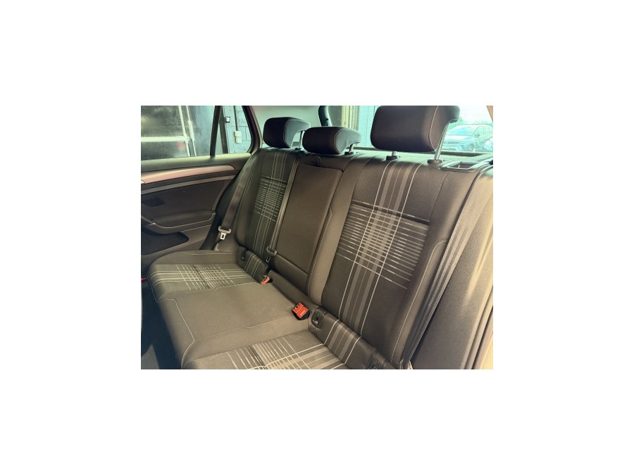 VOLKSWAGEN d'occasion GOLF 1.6 TDI 105 LOUNGE de 2015 Villebon Sur
