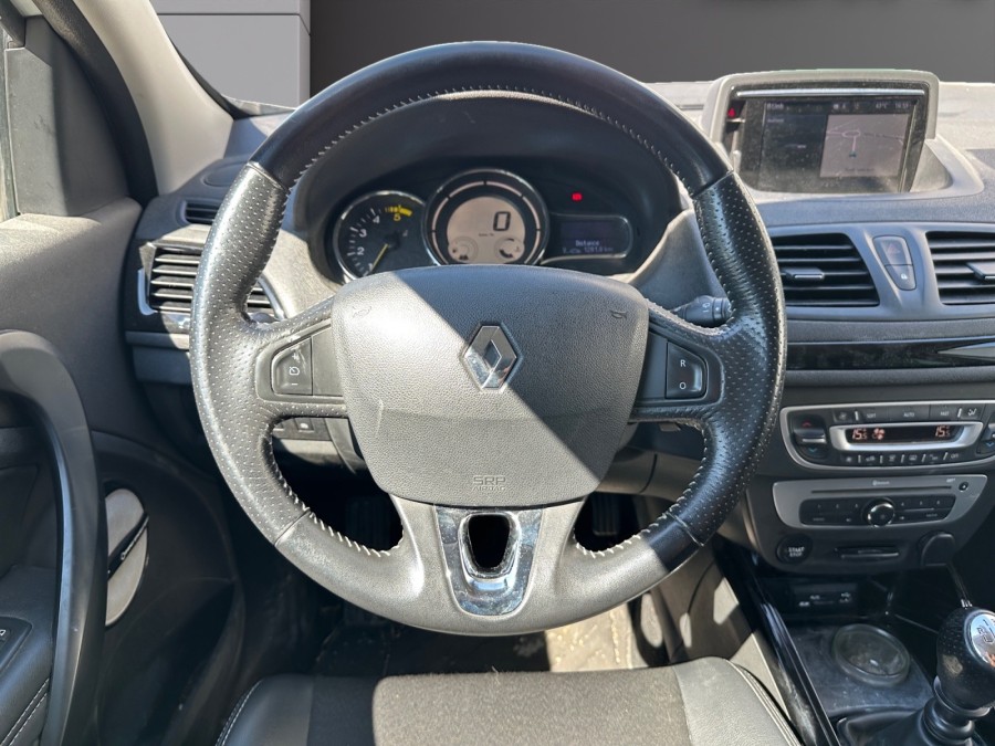 RENAULT d'occasion MEGANE III GRANDTOUR 1.6 DCI 130 ZEN de 2015 Salon