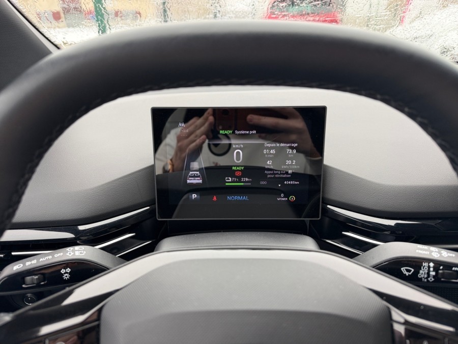 MG d'occasion 4 204ch 64kWh de 2023 Pontarlier (25)﻿