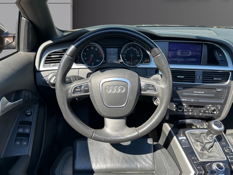 AUDI d'occasion A5 DECAPOTABLE 2.0 TFSI 211 AMBIENTE de 2010 Salon de