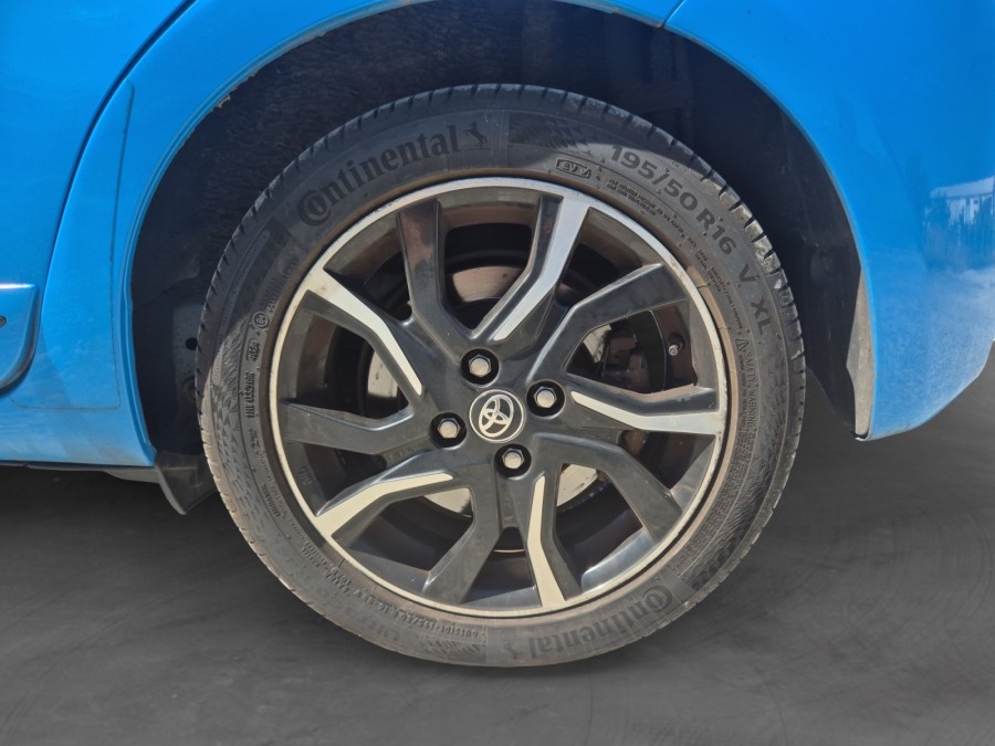 TOYOTA d'occasion YARIS TOYOTA YARIS Collection de 2019 Royan (17)﻿