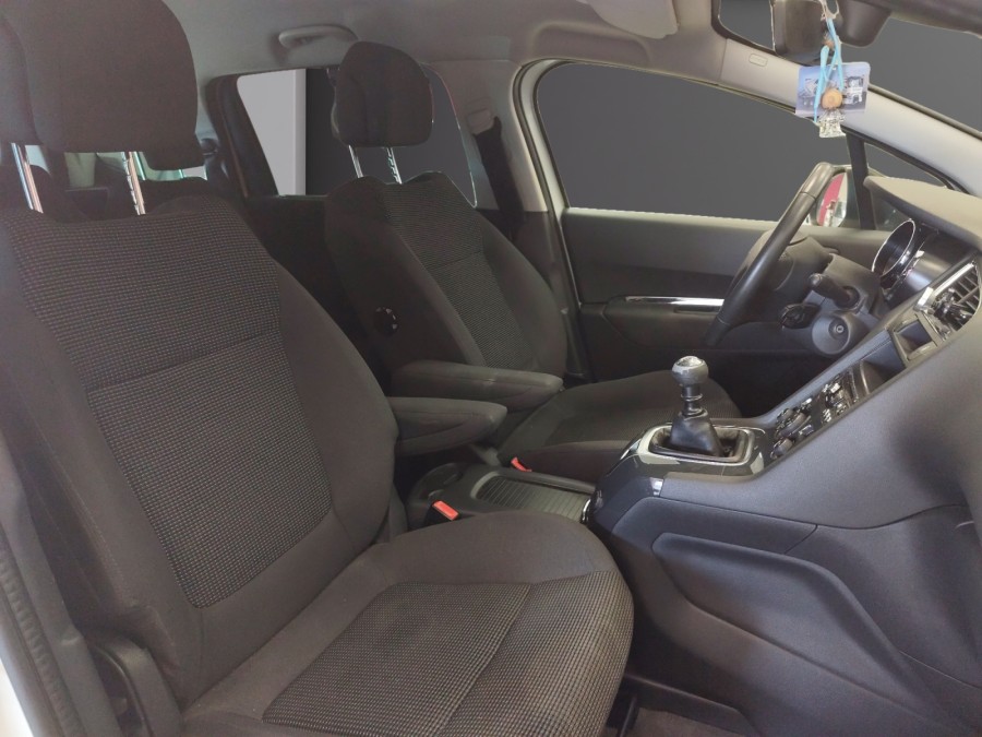 PEUGEOT d'occasion 5008 1.6 HDI 115 ACCESS de 2015 Amiens (80)﻿