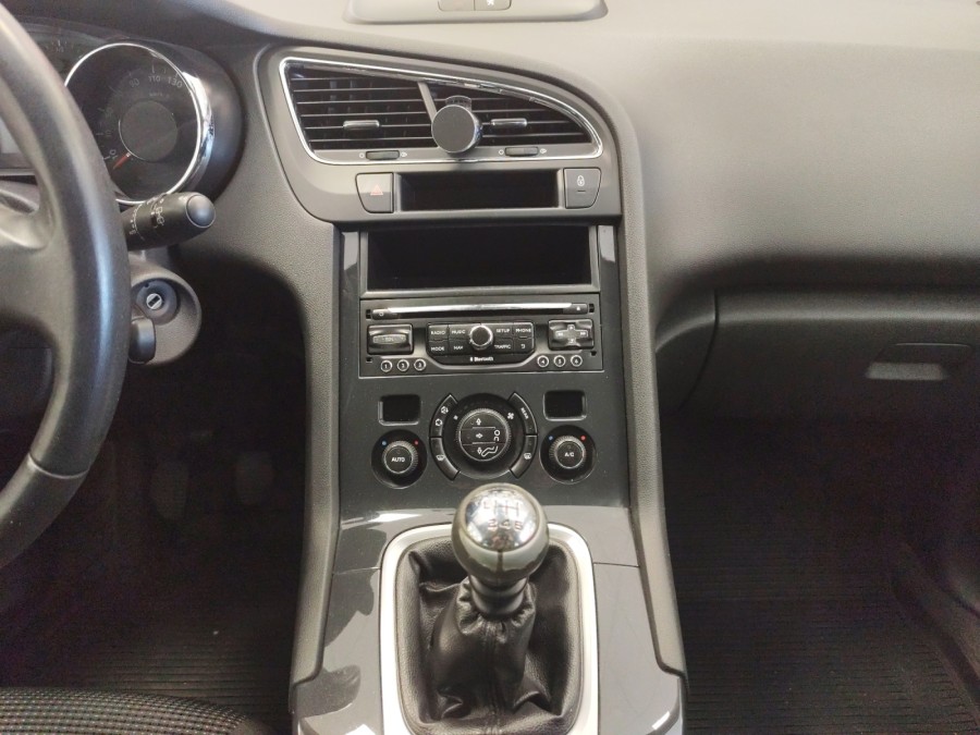 PEUGEOT d'occasion 5008 1.6 HDI 115 ACCESS de 2015 Amiens (80)﻿