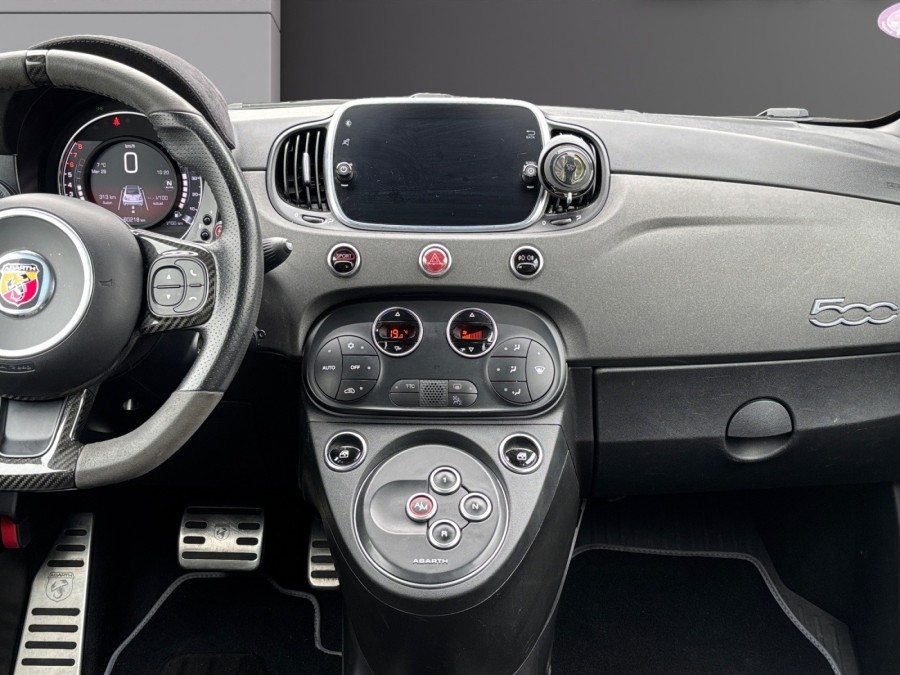 ABARTH d'occasion 500C / 595C / 695C C ABARTH 695 1.4 T-JET 180