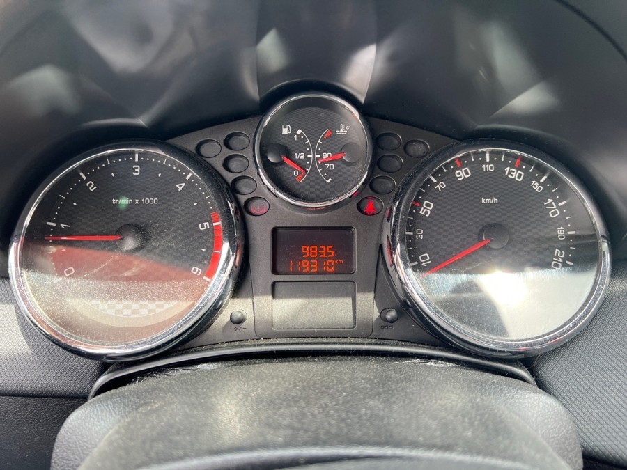 PEUGEOT d'occasion 207 CC 1.6 HDI 112 SERIE 64 de 2012 Toulon Ouest