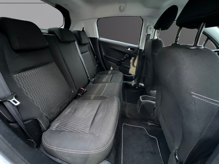 PEUGEOT d'occasion 208 I 1.4 HDI 68 STYLE de 2015 Toulon Ouest (83)﻿