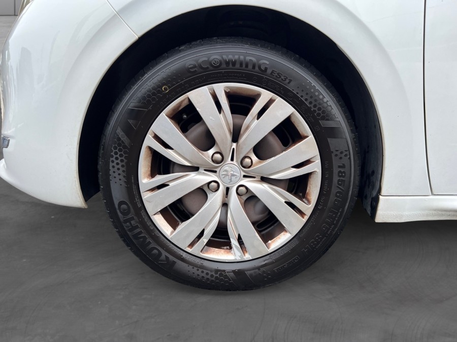 PEUGEOT d'occasion 208 I 1.4 HDI 68 STYLE de 2015 Toulon Ouest (83)﻿