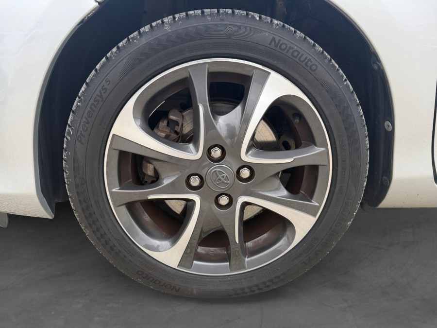 TOYOTA d'occasion YARIS 1.0 VVTI 70 ULTIMATE de 2014 Poitiers (86)﻿