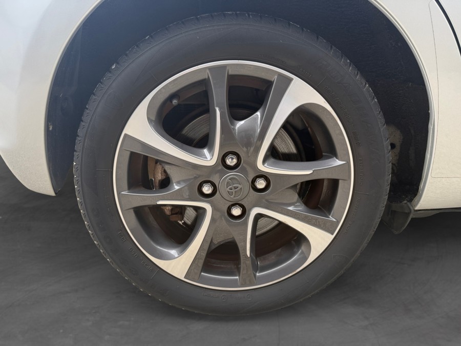 TOYOTA d'occasion YARIS 1.0 VVTI 70 ULTIMATE de 2014 Poitiers (86)﻿