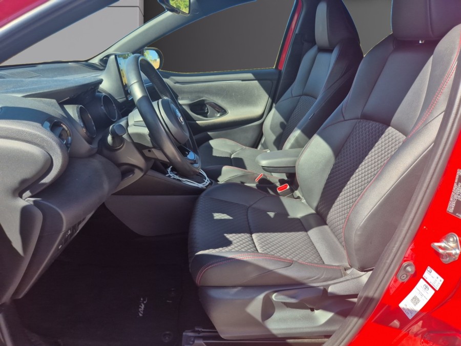 TOYOTA d'occasion YARIS TOYOTA YARIS 116H PREMIERE 5P de 2020 Royan