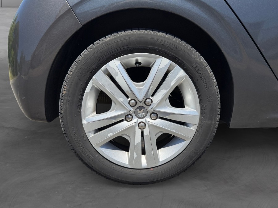 PEUGEOT d'occasion 208 I 1.2 PURE TECH 82 Signature de 2019