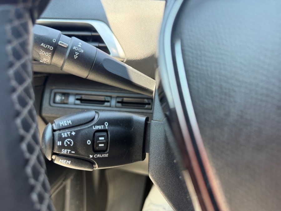 PEUGEOT d'occasion 3008 II SUV 1.5 BLUE HDI 130 ALLURE de 2018 St