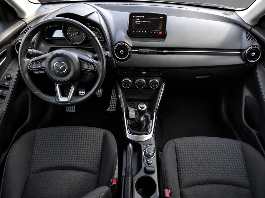 MAZDA d'occasion 2 BERLINE BICORPS TROIS OU CINQ PORTES 1.5