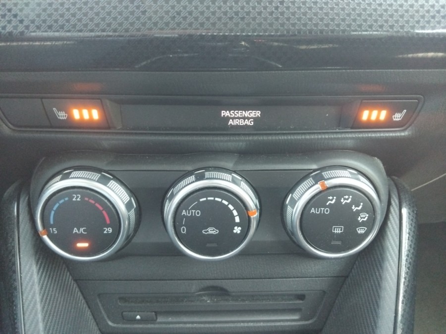 MAZDA d'occasion 2 BERLINE BICORPS TROIS OU CINQ PORTES 1.5