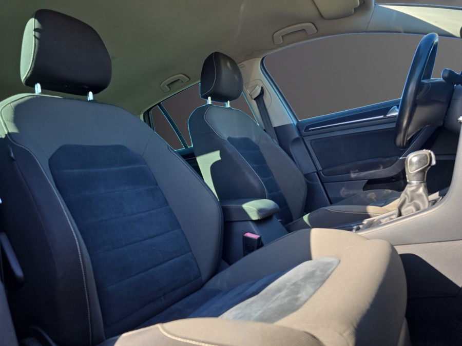 VOLKSWAGEN d'occasion GOLF VII 2.0 TDI 150  DSG CARAT de 2012 Vichy